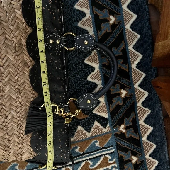 Iman Global Chic Resort Straw & Black Faux Leather Handbag Tote Bag with Charms! - Picture 11 of 13